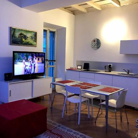 Emma Home Adiacente Alla Piazza Ducale Vigevano Exterior foto