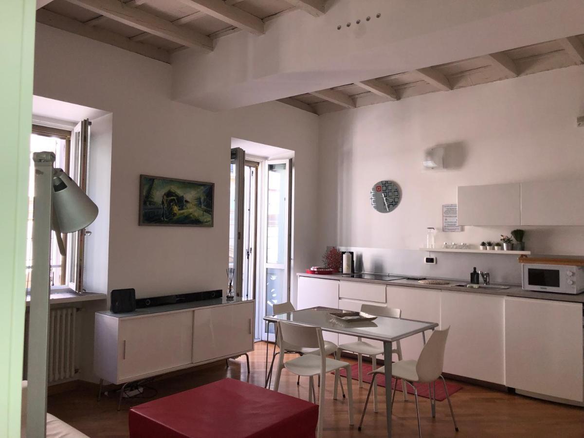 Emma Home Adiacente Alla Piazza Ducale Vigevano Exterior foto