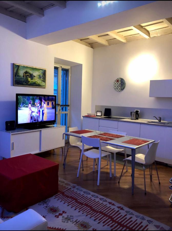 Emma Home Adiacente Alla Piazza Ducale Vigevano Exterior foto