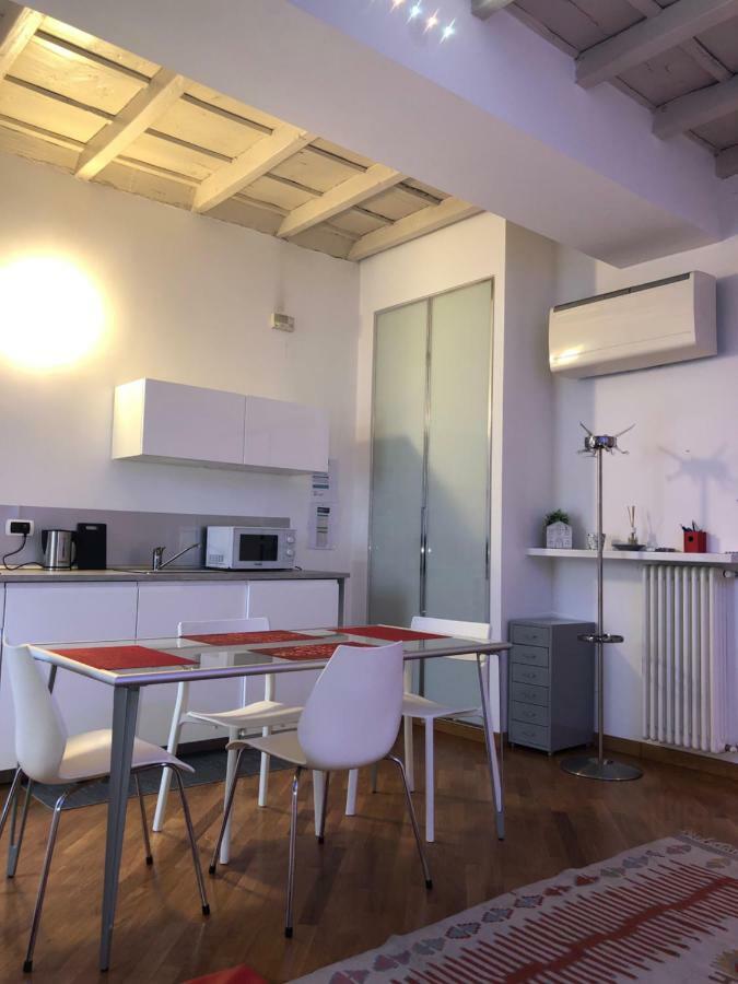 Emma Home Adiacente Alla Piazza Ducale Vigevano Exterior foto