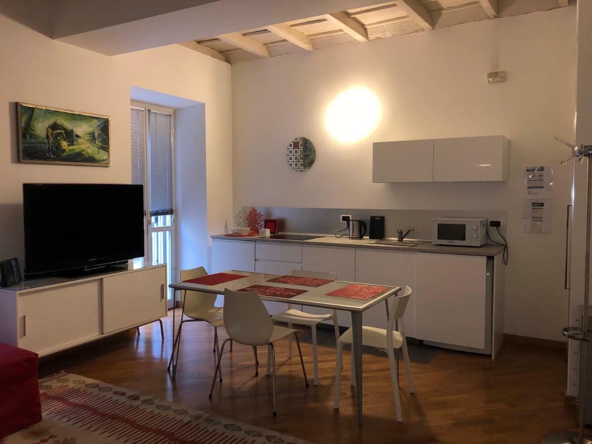 Emma Home Adiacente Alla Piazza Ducale Vigevano Exterior foto